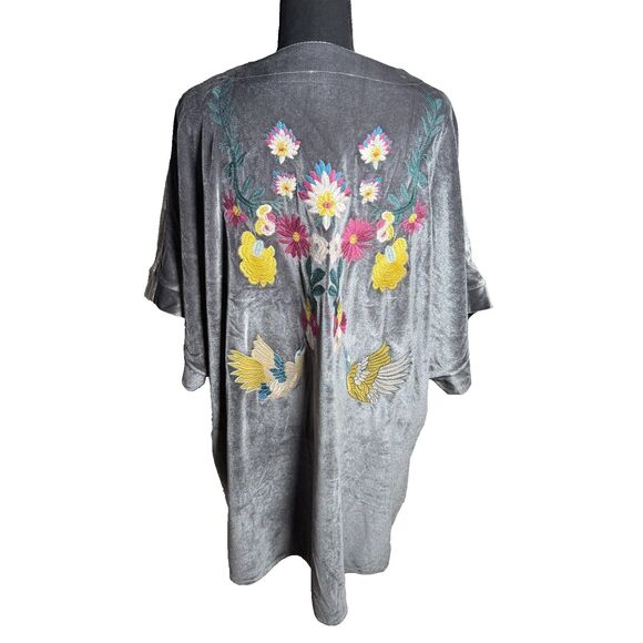 Entro Gray Velvet Kimono Floral Embroidery Size 1X - Picture 5 of 12